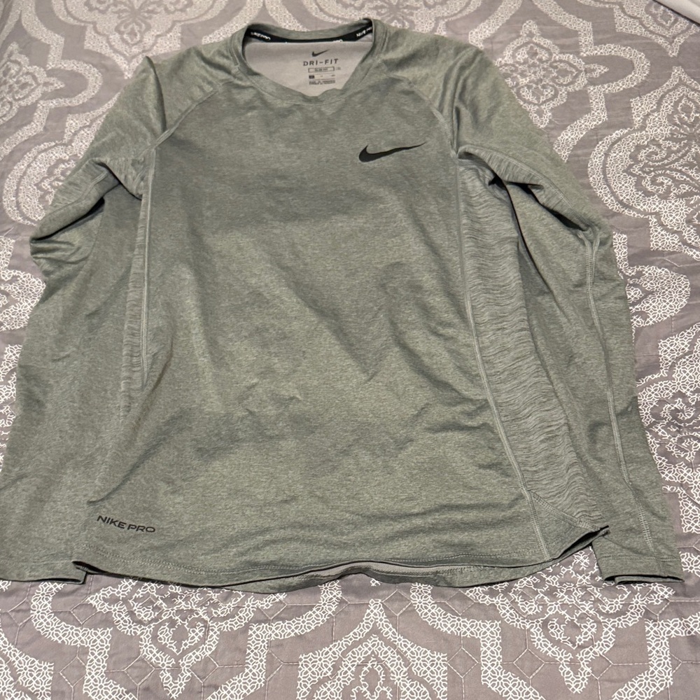 Nike Dri-FIT Long Sleeve Performance Shirt - Heather Green